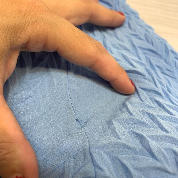 Vintage Caché Blue Crinkle Long Sleeve V-Neck Top Y2K Stretch Size S - Picture 8 of 8